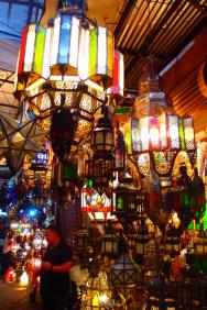 Medina v Marrakéši - zboží je opravdu různorodé