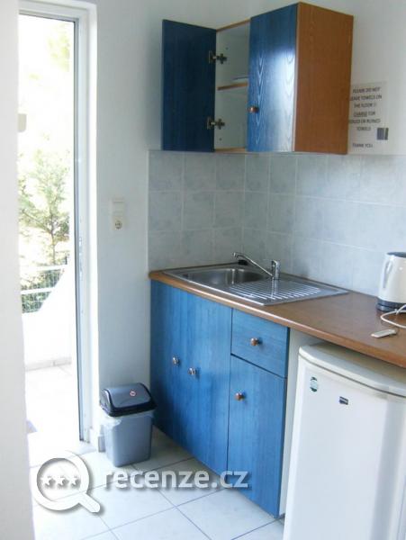 Nikos Apartments Clever (Řecko - Zakynthos - Agios Sostis) ubytování kuchyňka