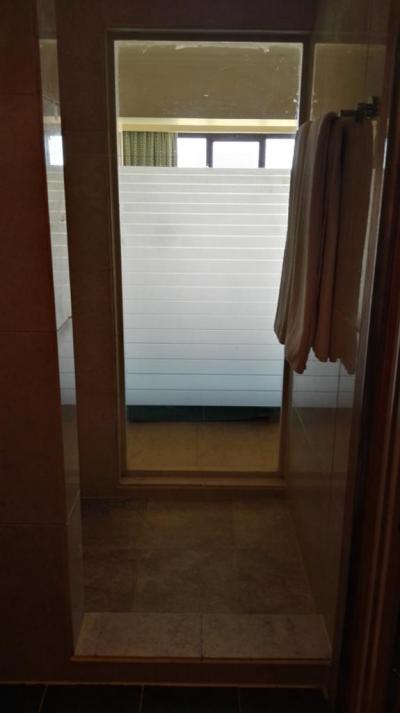 Přečíst celou recenzi! Krásný, moderní hotel, málo lidí, žádní Češi, perfektní servis, profesionální personál, krásná pláž