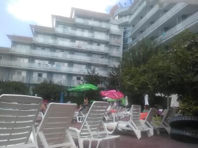 Sluneční pobřežní hotel Perla