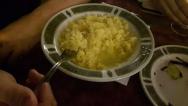 Další hlavní chod - rýže zalitá olivovým olejem!!! A takové mňamky bylo po kýblech..
