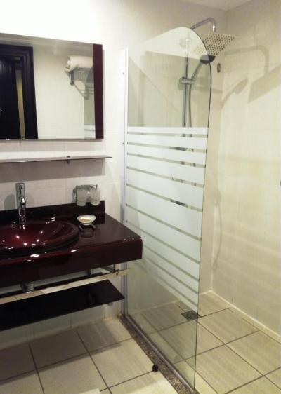 Prohlídka hotelu Royal Tulip Beach Resort ****