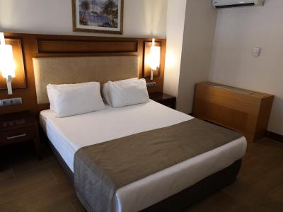 Obří hotel se skvělým vyžitím pro děti.