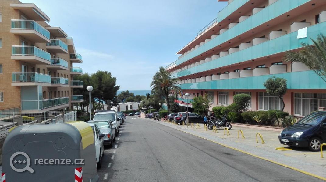 Hotel Top Molinos Park (vpravo)
