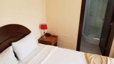 Prohlídka resortu spojená s obědem