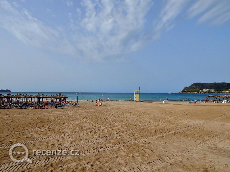 Jedna ze tří pláží Paguera, nejbližší k hotelu.