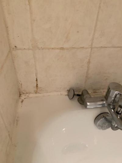 Hotel není 5 hvězda ale max 3