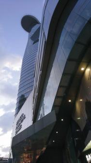 Bitexco Financial Tower s barem s vyhlídkou v cca 52. patře