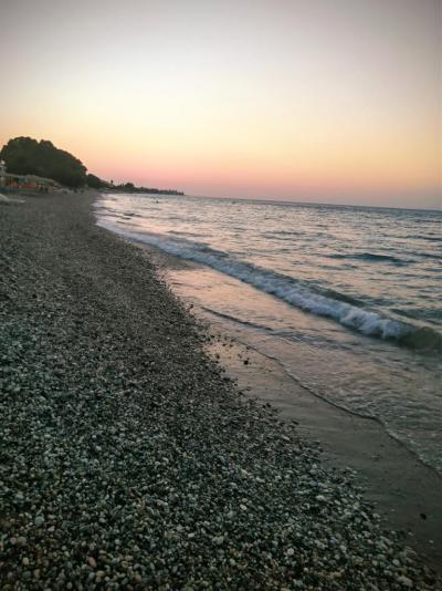 Menší hotelový komplex přímo na pláži.