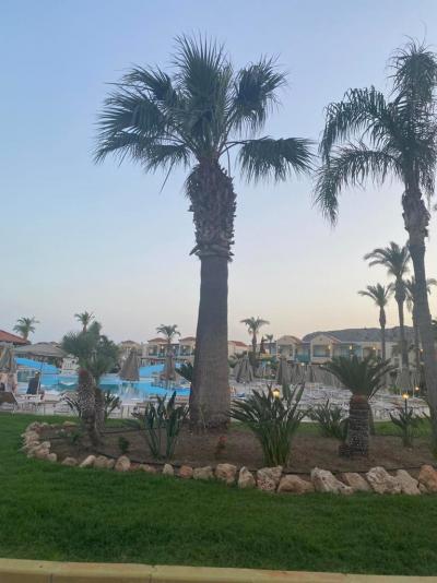 Rozlehlý hotel na pláži 