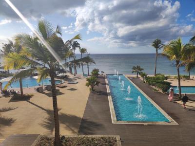 Přenocování v hotelu Le Méridien Ile Maurice Hotel 5* s večeří na pláži 