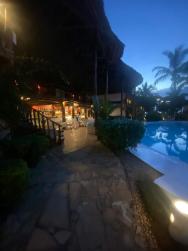 My Blue hotel bar s bazénem 