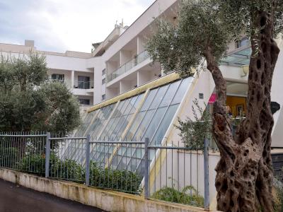 Můžete být spokojeni, pokud necestujete s těmi českými CK, spojenými pod německý název (a s růžovo-modrými visačkami)