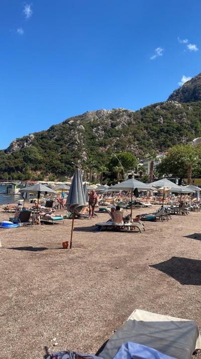 Faros si nezaslouží stát v tak nádherné zátoce