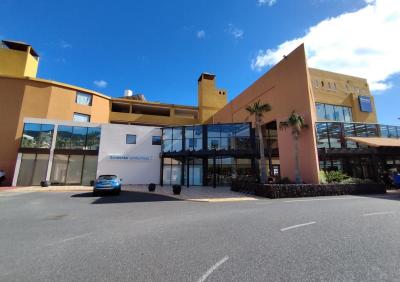 Velký areál s pěkným výhledem na moře