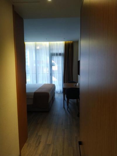 Luxusní pokoje, slabé stravování 