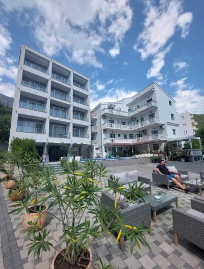 Prohlídka hotelu Holiday resort Antonia ****