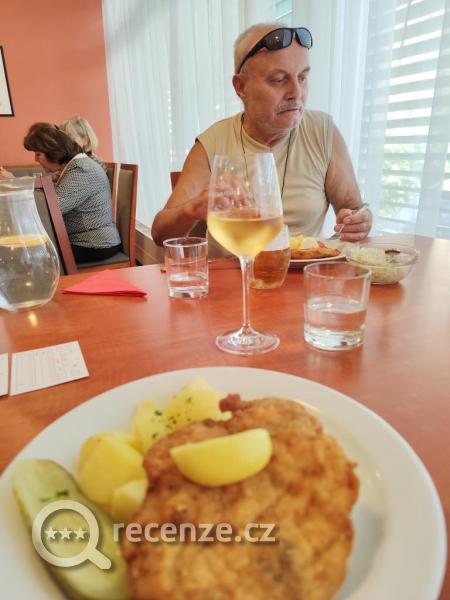 Přímo sloní kuřecí řízek na přivítanou