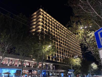 Recenze hotelu Ani Plaza Hotel