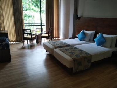 Velmi slušný příměstský hotel