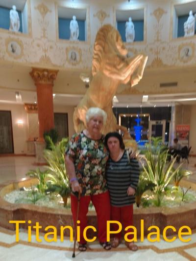 Po druhé Titanic Palace