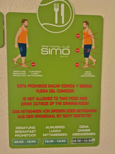 Pěkný hotel s výbornou kuchyní, ale pokoje nic moc.